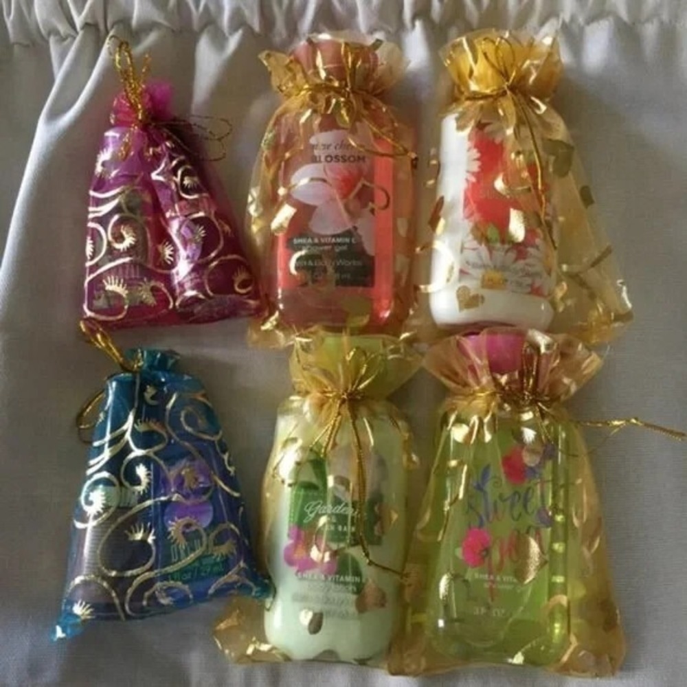 New 10 pcs Medium Assorted Organza Gift Bags. Fashion Accessories. - Picture 4 of 9